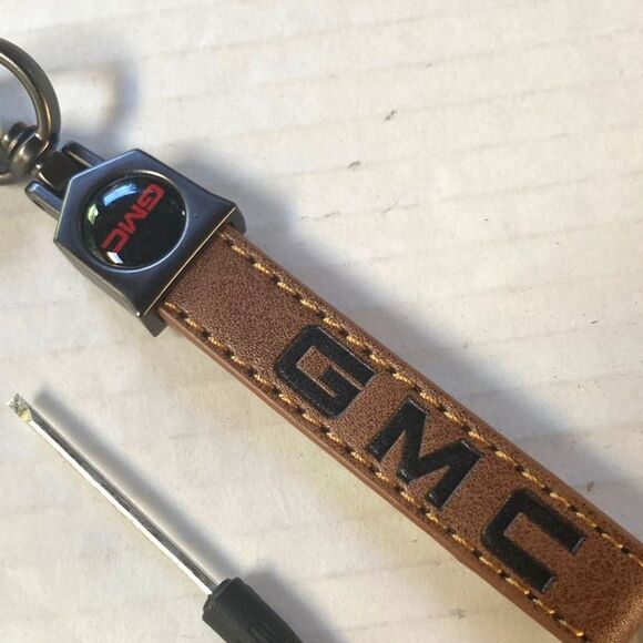 GMC Brown Leather Strap Keychain General Motors Fob 4 x 0.5 inches - Picture 2 of 9
